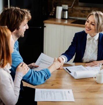 Cómo renovar tu contrato de arrendamiento en México Cómo renovar tu contrato de arrendamiento en México - Foto Freepik