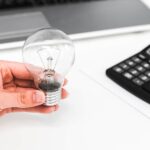 Guía completa: Cómo cambiar el titular de tu contrato de luz CFE en México Cómo cambiar el titular de tu contrato de luz - Foto Freepik