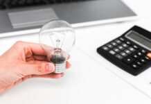 Guía completa: Cómo cambiar el titular de tu contrato de luz CFE en México Cómo cambiar el titular de tu contrato de luz - Foto Freepik