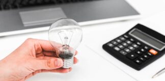 Guía completa: Cómo cambiar el titular de tu contrato de luz CFE en México Cómo cambiar el titular de tu contrato de luz - Foto Freepik