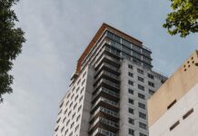 Convierte tus impuestos prediales en beneficios fiscales: Guía completa para México 2025 Convierte tus impuestos prediales en beneficios fiscales - Foto Freepik