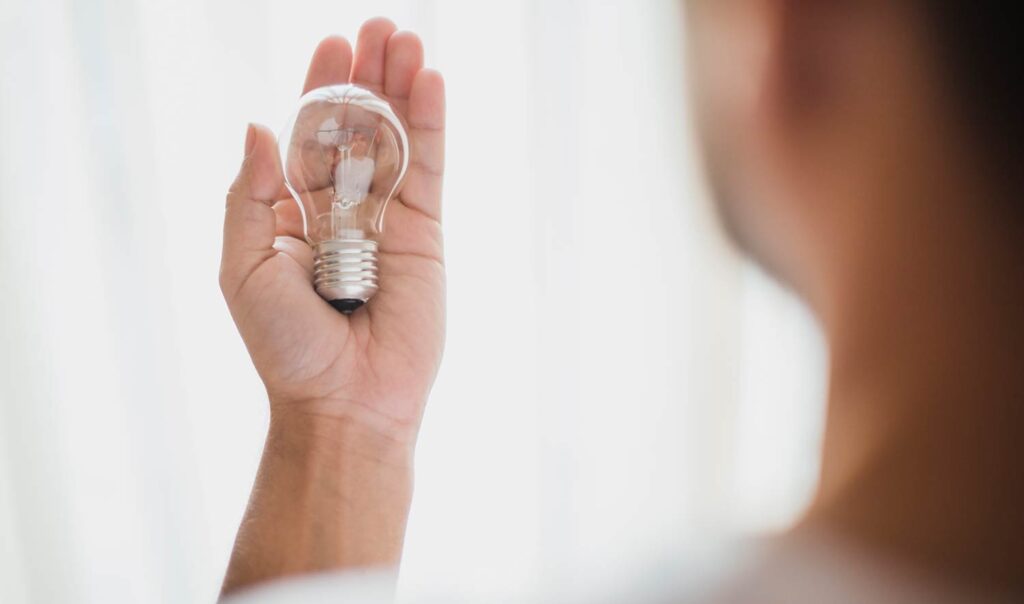 Guía Completa: Todas las formas de pagar tu recibo de luz CFE en México - Foto Freepik