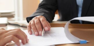 Tu guía completa sobre el fiador en contratos de arrendamiento: Todo lo que necesitas saber sobre el fiador en contratos de arrendamiento - Foto Freepik