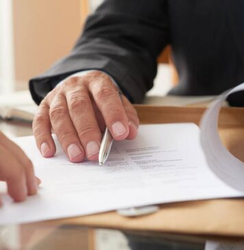 Tu guía completa sobre el fiador en contratos de arrendamiento: Todo lo que necesitas saber sobre el fiador en contratos de arrendamiento - Foto Freepik