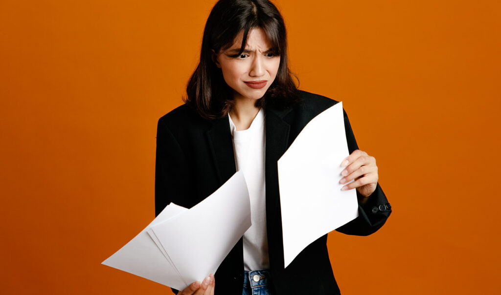Qué hacer si no se cumple tu contrato de compraventa - Foto Freepik