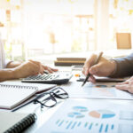 Cómo resolver tus adeudos con CFE: Guía completa para obtener tu constancia de no adeudo en 2025 Cómo resolver tus adeudos con CFE: Guía completa para obtener tu constancia de no adeudo en 2025 - Foto Freepik