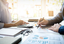 Cómo resolver tus adeudos con CFE: Guía completa para obtener tu constancia de no adeudo en 2025 Cómo resolver tus adeudos con CFE: Guía completa para obtener tu constancia de no adeudo en 2025 - Foto Freepik