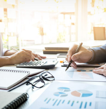 Cómo resolver tus adeudos con CFE: Guía completa para obtener tu constancia de no adeudo en 2025 Cómo resolver tus adeudos con CFE: Guía completa para obtener tu constancia de no adeudo en 2025 - Foto Freepik