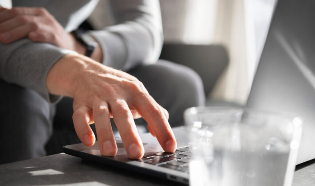 Guía Completa: cómo consultar el historial crediticio de tus clientes de forma legal en México - Foto Freepik