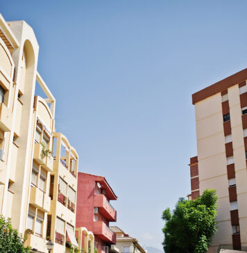 Todo lo que necesitas saber sobre los avales para rentar en México Todo lo que necesitas saber sobre los avales para rentar en México - Foto Freepik