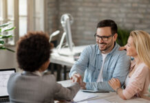 Cómo convertirse en asesor inmobiliario en México: Tu camino al éxito en el sector de bienes raíces Cómo convertirse en asesor inmobiliario en México - Foto Freepik