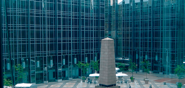 Plaza PPG, Pittsbugh, Pensilvania (1984)