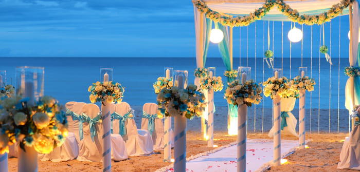¿Qué se necesita para hacer una boda en la playa?