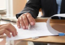 Tu guía completa sobre el fiador en contratos de arrendamiento: Todo lo que necesitas saber sobre el fiador en contratos de arrendamiento - Foto Freepik